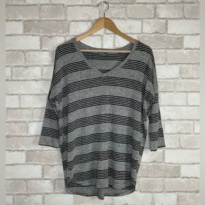 Market & Spruce Heathered Gray & Black Striped Knit Top Size L